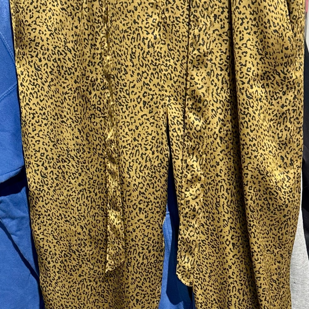 🐆🔥Joie Brown and Gold Satin Leopard Print Pants🐆🔥Size Large, GREAT SHAPE